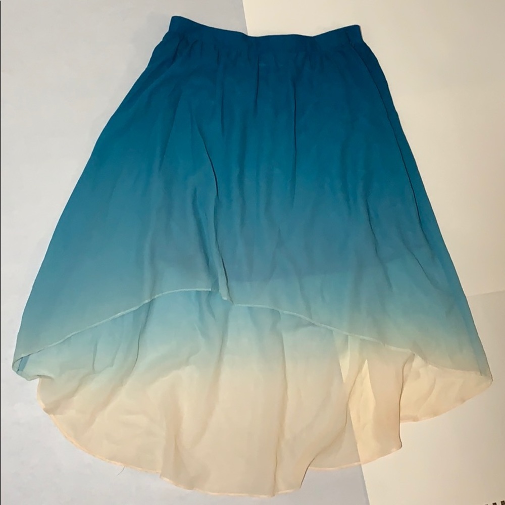 Adorable Forever 21 skirt light blue and white
